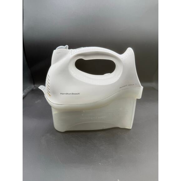 Hamilton Beach 6-Speed Hand Mixer with Snap-On Case M/N 62669 (Used) - Picture 1 of 8